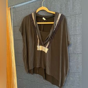 Anthropologie Akemi + Kin drapey blouse